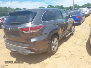 2015 Toyota Highlander Limited with VIN 5TDDKRFH0FS164173, listed as a IAAI auction lot 42323600 with 210,614 mi miles and . Bid and sale history available at DreamBid. Image 4.