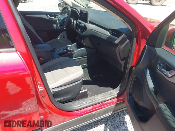 2020 Ford Escape SE with VIN 1FMCU9G68LUB63116, listed as a IAAI auction lot 42131422 with 67,476 mi miles and . Bid and sale history available at DreamBid. Image 5.