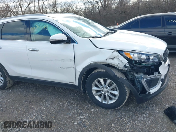 2018 Kia Sorento LX with VIN 5XYPGDA38JG426752, listed as a IAAI auction lot 41741931 with 45,912 mi miles. Bid and sale history available at carsss.com. Image 6.