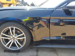 2017 Ford Mustang EcoBoost Premium z VIN 1FATP8UH8H5331324, wystawiony jako IAAI lot #42754503 z przebiegiem 84 209 mil mil oraz . Historia ofert i sprzedaży dostępna na DreamBid. Obrazek 6.