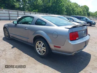 2006 Ford Mustang GT Deluxe с VIN 1ZVFT82H065176946, выставлен на аукционе IAAI как лот 42472942 с пробегом 157 711 миль миль и . История ставок и продаж доступна на DreamBid. Изображение 3.