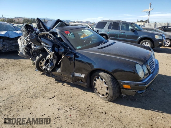1998 Mercedes-Benz E 320 with VIN WDBJF65F8WA591263, listed as a Copart auction lot 77790804 with 204,821 mi miles and Non Repairable. Bid and sale history available at DreamBid. Image 4.
