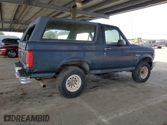 1992 Ford Bronco XL с VIN 1FMEU15N2NLB01501, выставлен на аукционе Copart как лот 50150135 с пробегом Не указан миль и Чистый • Clean title. История ставок и продаж доступна на DreamBid. Изображение 3.