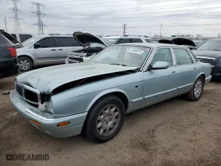 2000 Jaguar XJ with VIN SAJDA14C2YLF16982, listed as a Copart auction lot 44993015 with 113,629 mi miles and Clean Title. Bid and sale history available at carsss.com. Image 1.