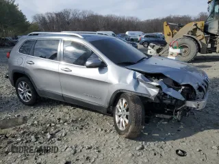 2014 Jeep Cherokee Limited with VIN 1C4PJLDS4EW172769, listed as a Copart auction lot 45952695 with 200,446 mi miles and Salvage Title. Bid and sale history available at carsss.com. Image 4.