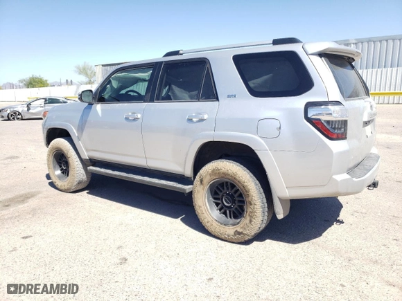 2020 Toyota 4Runner SR5 with VIN JTEBU5JR5L5776912, listed as a Copart auction lot 50933113 with 84,455 mi miles. Bid and sale history available at carsss.com. Image 2.