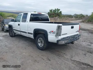 2000 Chevrolet Silverado 2500 LS with VIN 1GCGK29U0YE421788, listed as a IAAI auction lot 41740928 with 192,447 mi miles. Bid and sale history available at carsss.com. Image 3.