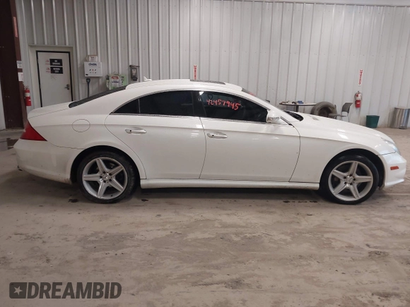 2008 Mercedes-Benz CLS 550 z VIN WDDDJ72XX8A130056, wystawiony jako IAAI lot #42457945 z przebiegiem 111 662 mil mil oraz . Historia ofert i sprzedaży dostępna na DreamBid. Obrazek 13.
