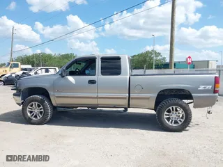 2000 Chevrolet Silverado 1500 Classic Work Truck with VIN 1GCEK19V5YE264057, listed as a IAAI auction lot 41951426 with 251,674 mi miles. Bid and sale history available at carsss.com. Image 15.