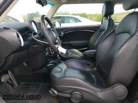 2013 MINI Hardtop S with VIN WMWSV3C52DT389647, listed as a Copart auction lot 56764135 with 152,957 mi miles and Clean Title. Bid and sale history available at DreamBid. Image 7.