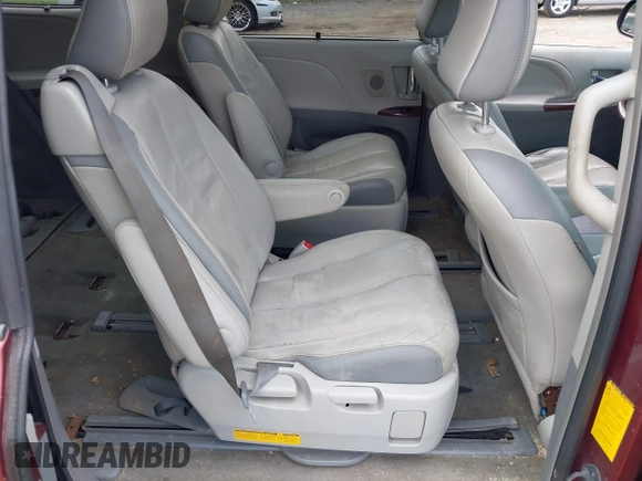 2014 Toyota Sienna Limited z VIN 5TDDK3DC6ES073282, wystawiony jako IAAI lot #42468546 z przebiegiem 278 905 mil mil oraz . Historia ofert i sprzedaży dostępna na DreamBid. Obrazek 8.