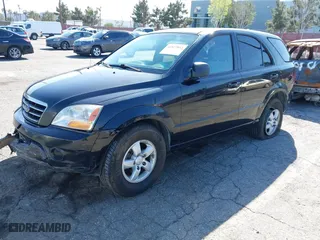 2008 Kia Sorento LX with VIN KNDJD735385836067, listed as a IAAI auction lot 41827802 with 137,796 mi miles. Bid and sale history available at carsss.com. Image 2.