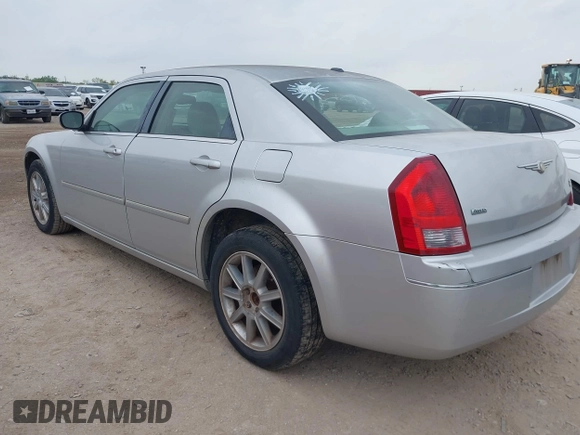 2007 Chrysler 300 Limited with VIN 2C3KK53G57H650056, listed as a IAAI auction lot 42105241 with 200,010 mi miles. Bid and sale history available at carsss.com. Image 3.