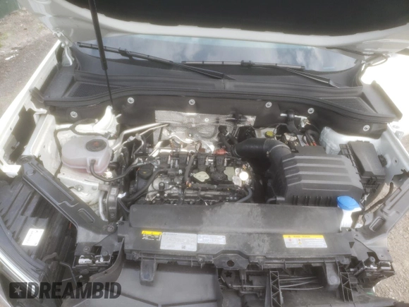 2024 Volkswagen Atlas SE with VIN 1V2DR2CA0RC609512, listed as a Copart auction lot 60120025 with 16,732 mi miles and Salvage title. Bid and sale history available at DreamBid. Image 12.