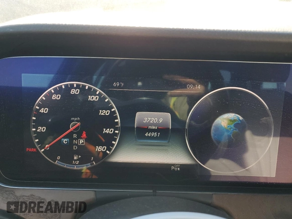 2019 Mercedes-Benz E 300 with VIN WDDZF4JBXKA596623, listed as a Copart auction lot 58377775 with 44,951 mi miles and Salvage title. Bid and sale history available at DreamBid. Image 9.