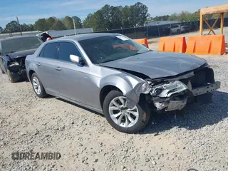 2015 Chrysler 300 Limited z VIN 2C3CCAAG2FH786866, wystawiony jako IAAI lot #41910140 z przebiegiem 183 770 mil mil oraz . Historia ofert i sprzedaży dostępna na DreamBid. Obrazek 1.