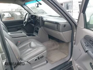 2003 Chevrolet Tahoe LS with VIN 1GNEK13T93J308334, listed as a IAAI auction lot 41582475 with 263,031 mi miles. Bid and sale history available at carsss.com. Image 5.