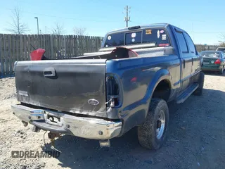 2004 Ford F-350 XL z VIN 1FTSW31P24EB06401, wystawiony jako IAAI lot #41834298 z przebiegiem 234 410 mil mil oraz . Historia ofert i sprzedaży dostępna na DreamBid. Obrazek 4.