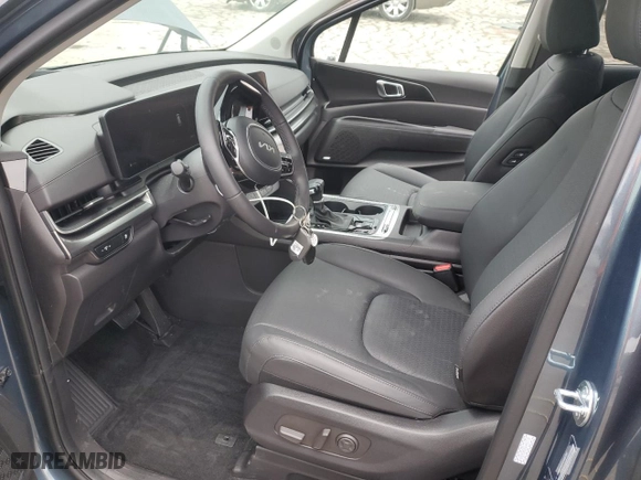 2025 Kia Carnival SX with VIN KNDNE5K35S6460718, listed as a Copart auction lot 43920395 with 4,525 mi miles and Salvage Title. Bid and sale history available at carsss.com. Image 7.