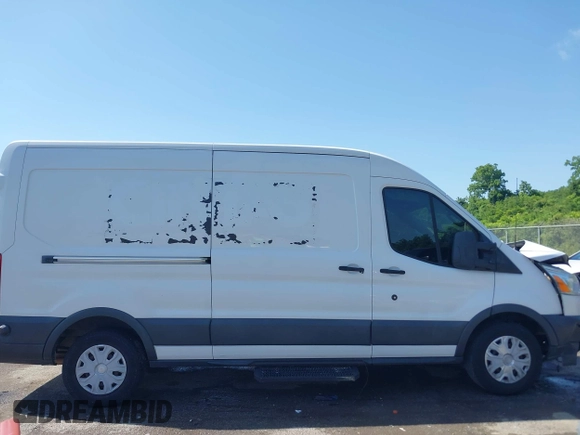2017 Ford Transit with VIN 1FTYE2CM6HKB32372, listed as a IAAI auction lot 42247909 with 197,640 mi miles and . Bid and sale history available at DreamBid. Image 13.