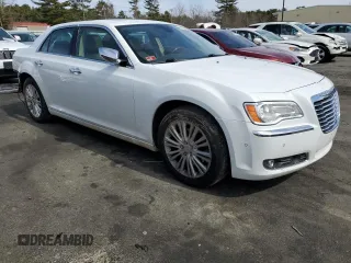 2011 Chrysler 300 C z VIN 2C3CK6CT1BH612274, wystawiony jako Copart lot #47928685 z przebiegiem 135 928 mil mil oraz Szkoda całkowita • Salvage title. Historia ofert i sprzedaży dostępna na DreamBid. Obrazek 4.