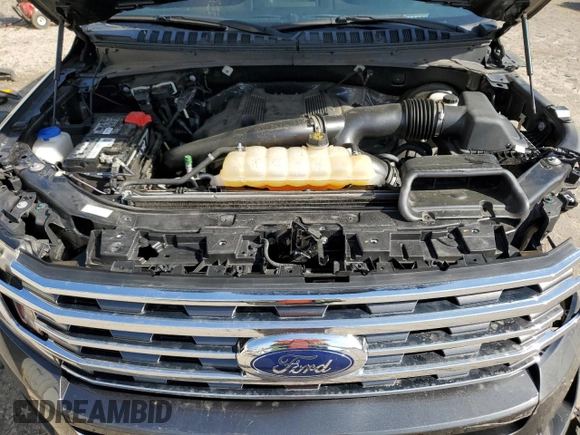 2018 Ford Expedition XLT with VIN 1FMJU1HT1JEA26958, listed as a Copart auction lot 52913995 with 77,790 mi miles and Salvage title. Bid and sale history available at DreamBid. Image 12.