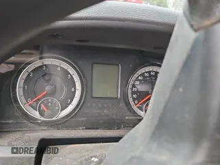2017 Ram 2500 Tradesman z VIN 3C6UR5HJXHG647375, wystawiony jako IAAI lot #42608451 z przebiegiem 162 998 mil mil oraz . Historia ofert i sprzedaży dostępna na DreamBid. Obrazek 45.