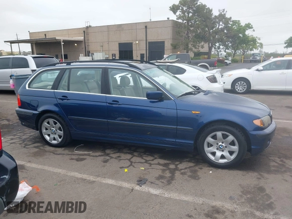 2004 BMW 3 Series 325i with VIN WBAEN33464PC13314, listed as a IAAI auction lot 42110516 with 195,498 mi miles and . Bid and sale history available at carsss.com. Image 13.