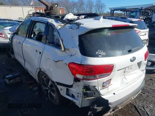 2017 Kia Sorento EX V6 with VIN 5XYPH4A55HG257251, listed as a IAAI auction lot 41406295 with 180,305 mi miles. Bid and sale history available at carsss.com. Image 3.