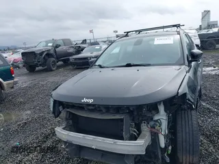 2018 Jeep Compass Latitude with VIN 3C4NJDBB4JT256056, listed as a IAAI auction lot 41835872 with 81,871 mi miles. Bid and sale history available at carsss.com. Image 13.