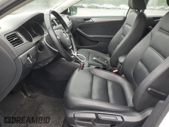 2015 Volkswagen Jetta SE with VIN 3VWD17AJ9FM233571, listed as a Copart auction lot 61436735 with 58,690 mi miles and Salvage title. Bid and sale history available at DreamBid. Image 7.