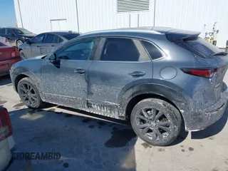 2023 Mazda CX-30 S Preferred z VIN 3MVDMBCM0PM505056, wystawiony jako IAAI lot #41647117 z przebiegiem 56 187 mil mil oraz . Historia ofert i sprzedaży dostępna na DreamBid. Obrazek 14.