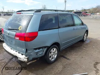 2005 Toyota Sienna XLE with VIN 5TDZA22C15S236748, listed as a IAAI auction lot 41901333 with 254,436 mi miles. Bid and sale history available at carsss.com. Image 4.