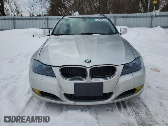 2011 BMW 3 Series 328i xDrive with VIN WBAUU3C54BA541898, listed as a Copart auction lot 44102915 with 320,395 mi miles and Clean Title. Bid and sale history available at DreamBid. Image 5.