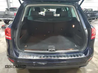 2014 Volkswagen Touareg Lux z VIN WVGEF9BP4ED006236, wystawiony jako Copart lot #47394505 z przebiegiem 85 179 mil mil oraz Szkoda całkowita • Salvage title. Historia ofert i sprzedaży dostępna na DreamBid. Obrazek 6.
