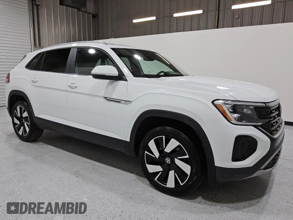 2024 Volkswagen Atlas SE z VIN 1V2WE2CAXRC219246, wystawiony jako Copart lot #55703915 z przebiegiem 39 735 mil mil oraz Czysty tytuł • Clean title. Historia ofert i sprzedaży dostępna na DreamBid. Obrazek 4.