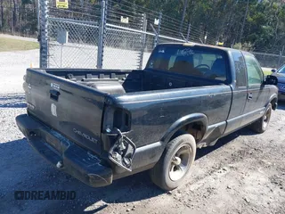 2001 Chevrolet S-10 LS with VIN 1GCCS19W918189223, listed as a IAAI auction lot 41597634 with 256,913 mi miles and . Bid and sale history available at DreamBid. Image 4.