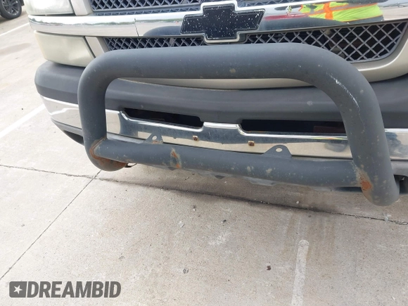 2003 Chevrolet Silverado 1500HD LS with VIN 1GCGK13UX3F107684, listed as a IAAI auction lot 42202674 with Not Provided miles and . Bid and sale history available at DreamBid. Image 13.