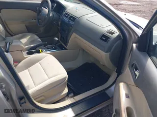 2006 Ford Fusion SE with VIN 3FAFP07176R240651, listed as a IAAI auction lot 41867045 with 164,455 mi miles. Bid and sale history available at carsss.com. Image 5.