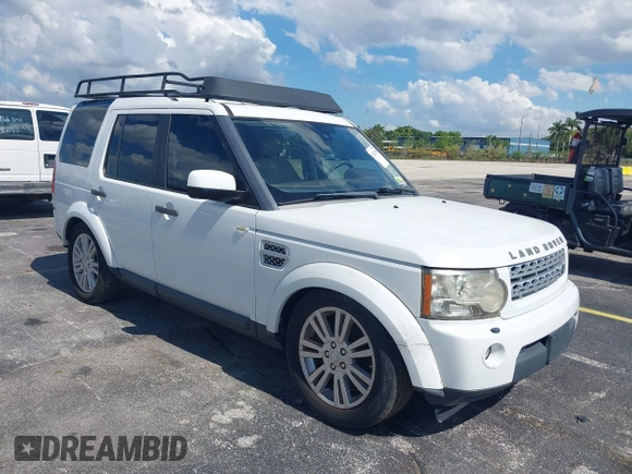 2011 Land Rover LR4 HSE z VIN SALAG2D47BA570625, wystawiony jako IAAI lot #42262798 z przebiegiem 131 107 mil mil oraz . Historia ofert i sprzedaży dostępna na DreamBid. Obrazek 1.