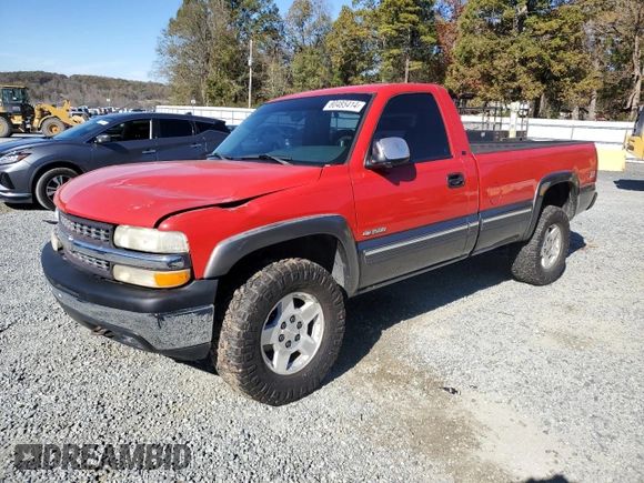 2000 Chevrolet Silverado 1500 with VIN 1GCEK14T1YE364131, listed as a Copart auction lot 80485414 with 132,875 mi miles and Salvage Title. Bid and sale history available at carsss.com. Image 1.