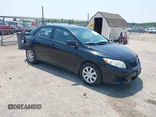 2010 Toyota Corolla z VIN 1NXBU4EEXAZ348970, wystawiony jako IAAI lot #42454532 z przebiegiem 120 368 mil mil oraz . Historia ofert i sprzedaży dostępna na DreamBid. Obrazek 1.