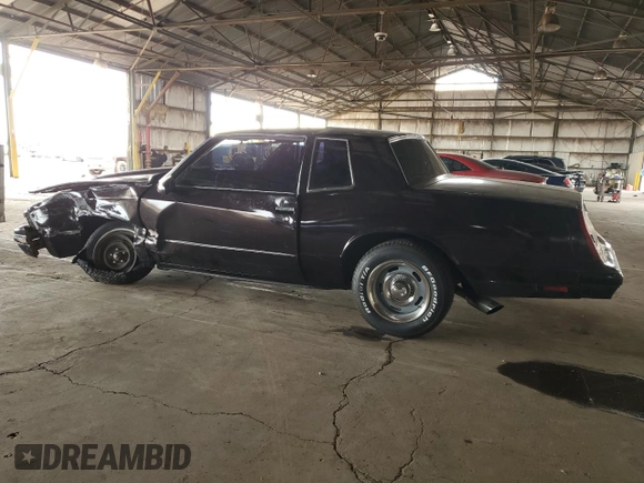 1987 Chevrolet Monte Carlo z VIN 1G1GZ11H6HR117922, wystawiony jako Copart lot #45329575 z przebiegiem 49 753 mil mil oraz Tytuł czysty. Historia ofert i sprzedaży dostępna na DreamBid. Obrazek 2.