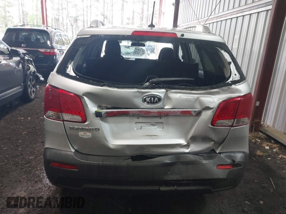 2012 Kia Sorento LX with VIN 5XYKT4A26CG286216, listed as a IAAI auction lot 41975015 with 122,309 mi miles. Bid and sale history available at carsss.com. Image 16.