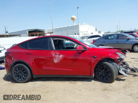 2024 Tesla Model Y Long Range z VIN 7SAYGDEEXRA236065, wystawiony jako IAAI lot #41834658 z przebiegiem 20 313 mil mil oraz . Historia ofert i sprzedaży dostępna na DreamBid. Obrazek 14.