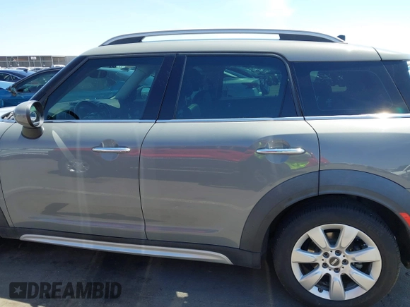 2019 MINI Countryman Cooper with VIN WMZYS7C59K3F45342, listed as a IAAI auction lot 41975489 with 113,898 mi miles and . Bid and sale history available at DreamBid. Image 14.