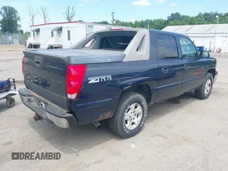 2004 Chevrolet Avalanche with VIN 3GNEC12T74G142266, listed as a IAAI auction lot 42783128 with 205,225 mi miles and . Bid and sale history available at DreamBid. Image 4.