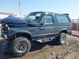 1992 Ford Bronco XL with VIN 1FMEU15N8NLA25301, listed as a IAAI auction lot 41749043 with 1 mi miles. Bid and sale history available at carsss.com. Image 13.