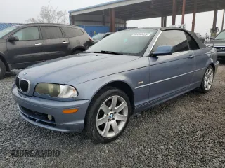 2002 BMW 3 Series 325Ci with VIN WBABS33402PG88045, listed as a Copart auction lot 43386425 with 167,588 mi miles and Salvage Title. Bid and sale history available at carsss.com. Image 1.