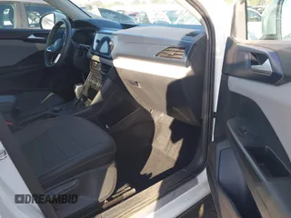 2022 Volkswagen Taos SE z VIN 3VVLX7B20NM097528, wystawiony jako IAAI lot #41152253 z przebiegiem 45 607 mil mil oraz . Historia ofert i sprzedaży dostępna na DreamBid. Obrazek 5.